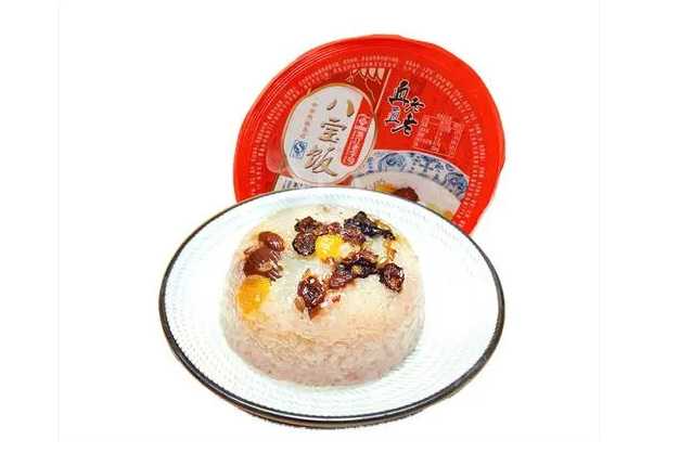 八寶飯專業(yè)包裝線：鎖住傳統(tǒng)美味，融合現(xiàn)代科技，開啟美食新篇章！