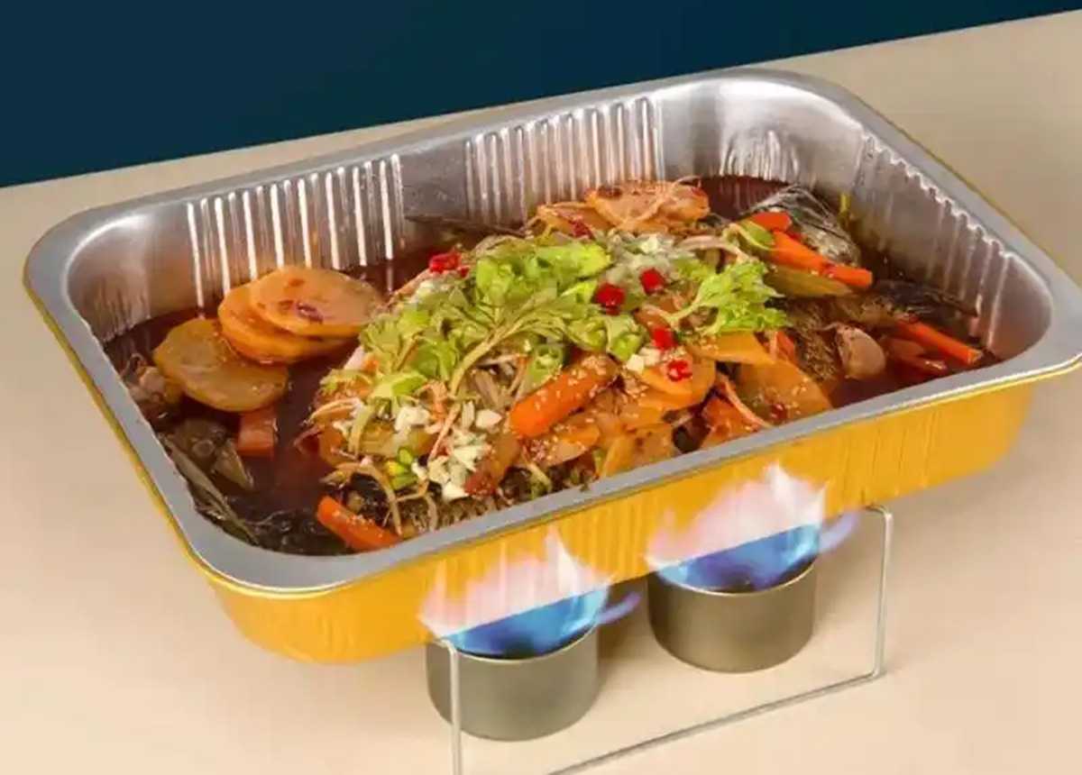 【烤魚(yú)包裝專(zhuān)家】全自動(dòng)食品包裝設(shè)備——鎖鮮保鮮，高效量產(chǎn)，助力預(yù)制菜品質(zhì)升級(jí)